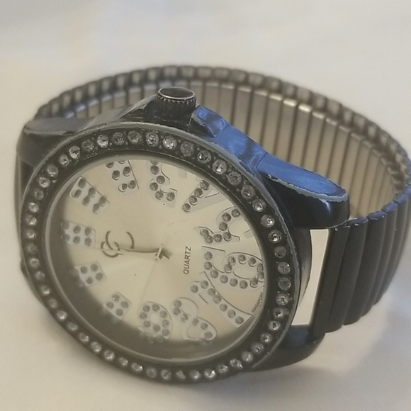 CHARMIMG CHARLIE Large Round Ladies Wristwatch - Picture 2 of 4